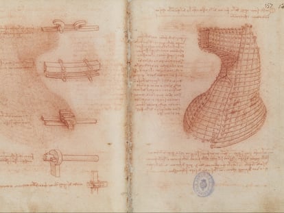 Códice de Leonardo da Vinci, dedicado a la fortificación y geometría, con el diseño del monumento a Ludovico Sforza.