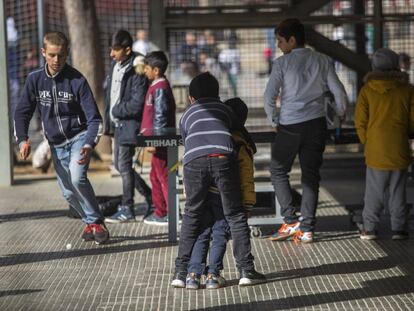 Presentación Plan de barrios en los ámbitos de educación y cultura en la Escuela Trinitat Nova.