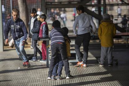 Presentación Plan de barrios en los ámbitos de educación y cultura en la Escuela Trinitat Nova.