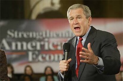 Bush, en una reunión con mujeres empresarias celebrada ayer en Washington.