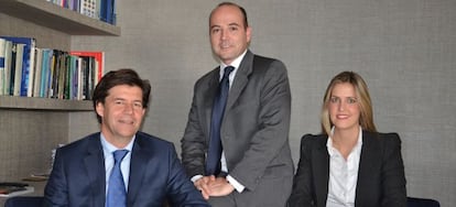 Juan Uguet, Carlos Val-Carreres y Marta Zarate, de Lierde Sicav, con un 19% de rentabilidad en 2015. 