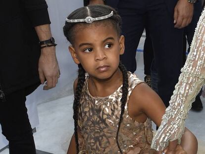 Blue Ivy, la hija de Beyoncé, en la gala de los premios MTV luciendo un vestido de 10.000 euros.