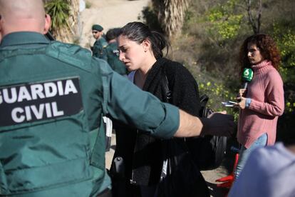 A family friend arriving at the rural property in Totalán where the accident took place.