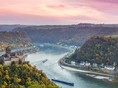 El río Rin junto al Castillo de Katz, Alemania.