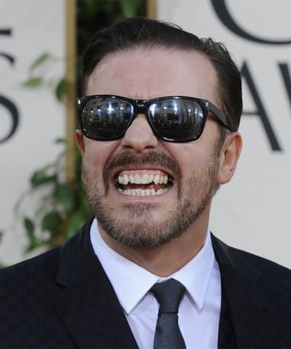 El cómico británico Ricky Gervais, antes de entrar al recinto de la 68ª Gala de los Globos de Oro.
