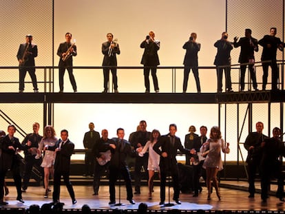 La compañía de <i>Jersey Boys</i> interpreta un fragmento del musical durante la entrega de los premios Tony.