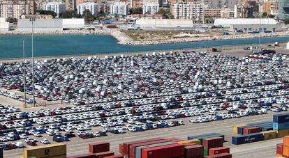 Tráfico de vehículos en el puerto de Málaga.