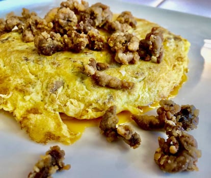 Tortilla de huevas de boquerones / Capel 