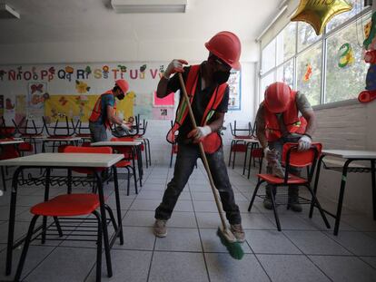 Las escuelas de Ciudad de México se preparan para el regreso a las clases