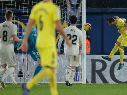 Cazorla hace el 2-2 ante Courtois.