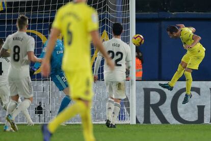 Cazorla hace el 2-2 ante Courtois.