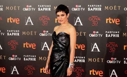 Verónica Echegui en la alfombra roja de la 30ª edición de los Premios Goya, en 2016.