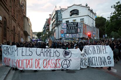 Manifestación del movimiento okupa durante el conflicto vecinal por El Kubo y La Ruïna.