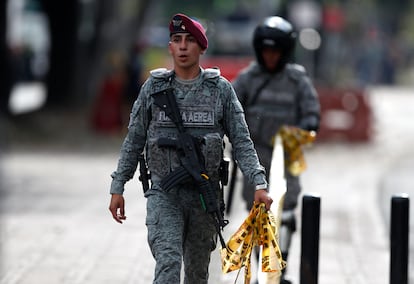 Integrantes de la Fuerza Aérea en Cali.