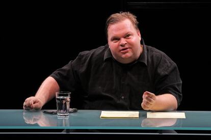 Mike Daisey en su mon&oacute;logo &#039;La agon&iacute;a y el &eacute;xtasis de Steve Jobs&#039;.