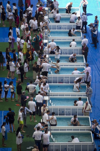 Este fin de semana se celebra en Madrid la asamblea internacional de los testigos de Jehová. Es en el estadio Wanda Metropolitano y asisten unas 52.000 personas. Los testigos de Jehová, con unos 8,5 millones en todo el mundo, tienen unos 115.000 miembros en España.