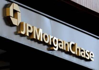 Según fuentes oficiales, el banco J.P. Morgan Chase pagará 920 millones de dólares a las autoridades reguladoras de Estados Unidos y el Reino Unido y admitirá errores en sus controles internos. EFE/Archivo