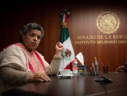 Beatriz Paredes en el Senado de la República, en Ciudad de México.