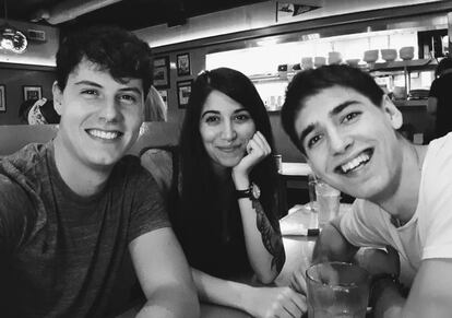 Los youtubers @stonesismyname, @megaglowen y @belybasarte