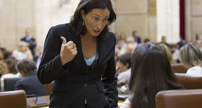 Dolores Lpez, en el Parlamento andaluz.