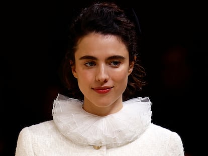 Margaret Qualley presents a creation by designer Virginie Viard as part of her Haute Couture Spring-Summer 2024 collection show for fashion house Chanel in Paris, France, January 23, 2024. REUTERS/Sarah Meyssonnier