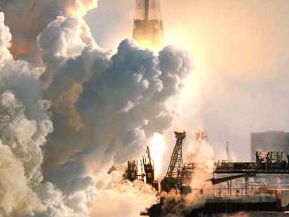 Lanzamiento de un cohete con un satélite Galileo en Kazajistán.