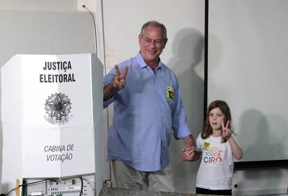 Ciro Gomes (PDT) vota em Fortaleza.