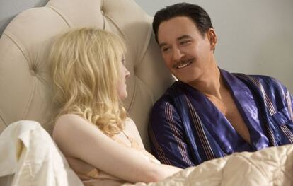 Kevin Kline y Dakota Fanning en 'La última aventura de Robin Hood'.