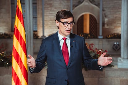 Il presidente catalano, Salvador Illa, durante il suo primo discorso di fine anno, il 26 dicembre 2024 al Palau de la Generalitat.