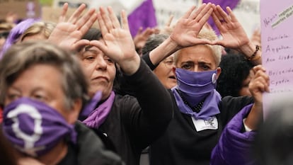 Varias mujeres en la manifestación del 8 de marzo en Bilbao.
 