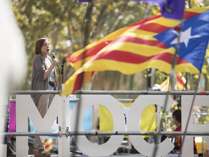 Speaker of the Catalan parliament, Carme Forcadell, during a protest at the regional High Court after arrests were made of those preparing the illegal referendum.