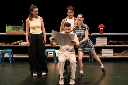 Escena de l'obra 'Massilia', al Teatre Alkimia