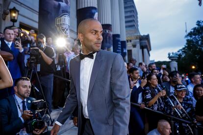 Tony Parker, a su llegada al Symphony Hall, de Springfield.