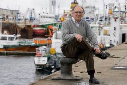 Fernando González Laxe, presidente de Puertos del Estado, en el puerto peesquero de A Coruña.