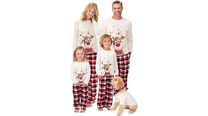 Este conjunto de pijamas de Navidad para toda la familia es uno de los mejores