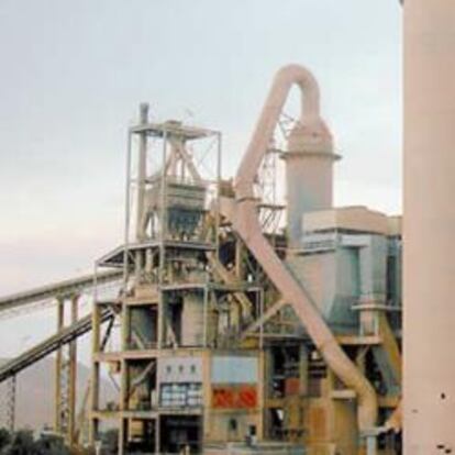 Fábrica de la cementera Holcim en Gádor (Almería)