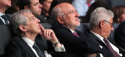 Javier Campo, presidente de Aecoc; Juan Roig, presidente de Mercadona, y José María Bonmatí, director general de Aecoc.