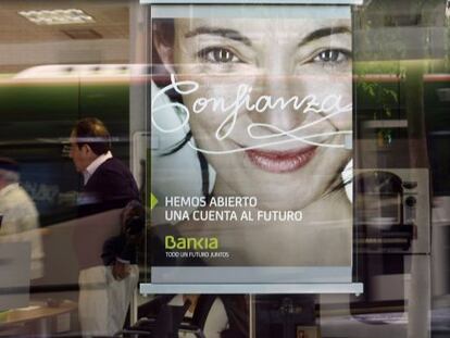Anuncio de Bankia en una oficina de la entidad en Barcelona.