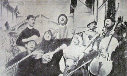José Rizal, tocando la flauta.