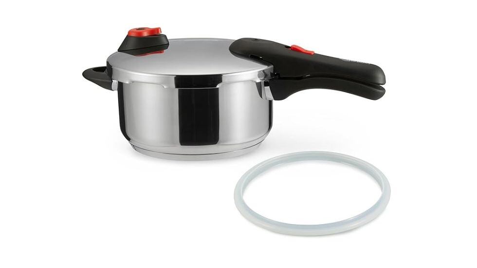 Olla a presión de acero inoxidable Amazon Basics.