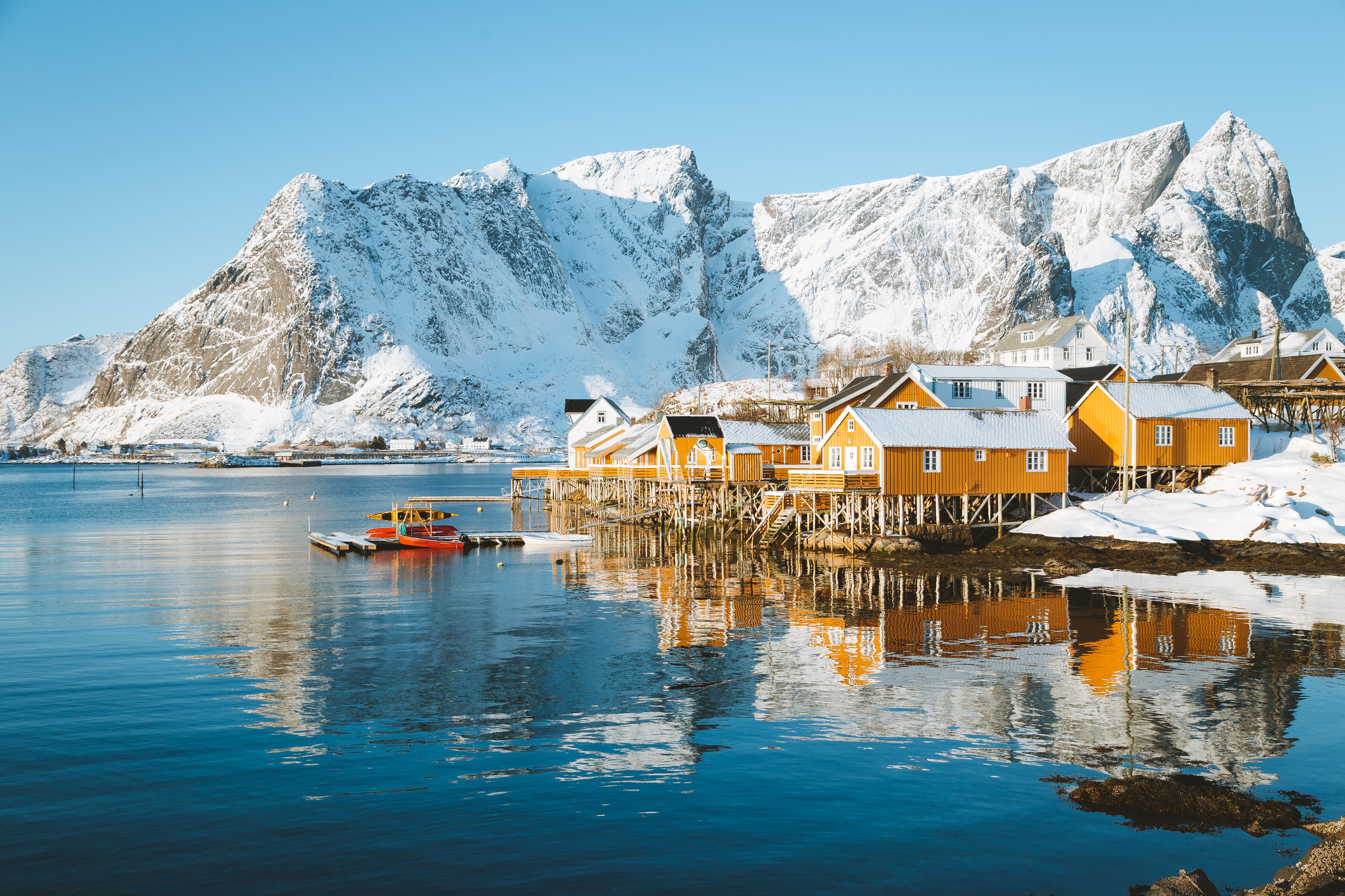 Noruega como nunca la habías visto: fiordos, islas remotas, glaciares y pueblos pesqueros