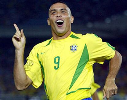 Ronaldo celebra uno de sus goles con Brasil en el Mundial.