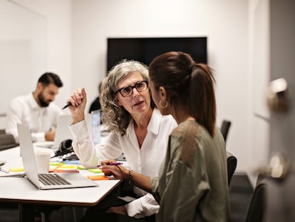 Los programas de 'mentoring' inverso son los más habituales en las empresas.