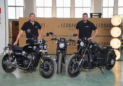 Marc y Jordi Llorens (derecha), fundadores de Leonart Motors.