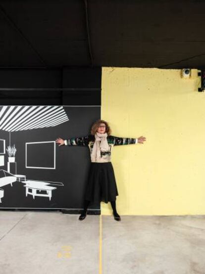 La arquitecta Teresa Sapey en el aparcamiento dise&ntilde;ado por ella.
