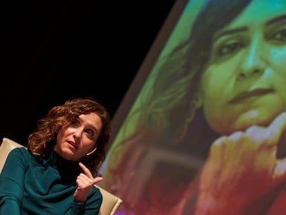 La presidenta de la Comunidad de Madrid, Isabel Díaz Ayuso, durante un coloquio en Sevilla el 19 de noviembre.