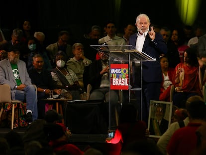 El expresidente Lula da Silva, durante su discurso en la evento electoral de este sábado en São Paulo.