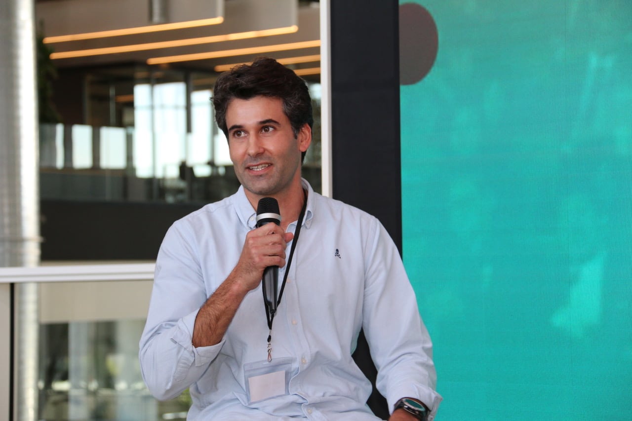 Eaship cierra una ronda con Swanlaab para impulsar su tecnología de digitalización del transporte en la industria