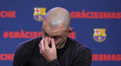 Mascherano amb llàgrimes als ulls durant el seu comiat.