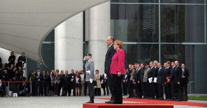 El primer ministro italiano, Enrico Letta, y la canciller alemana, Angela Merkel.